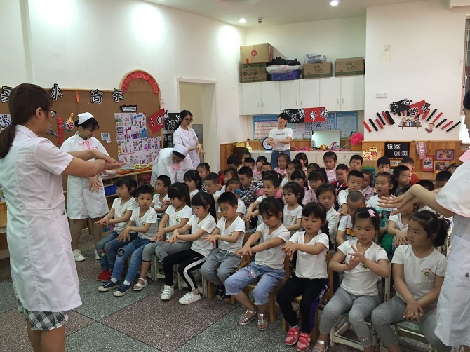 科學(xué)洗手 遠(yuǎn)離疾病-----七步洗手法走進(jìn)幼兒園