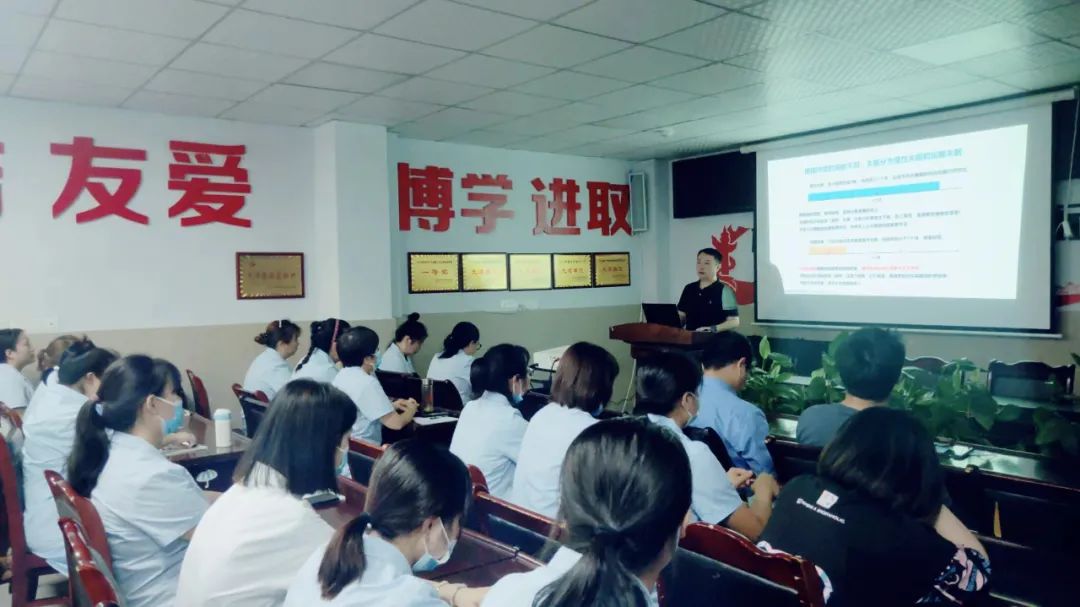 南充市“正心”健康工程檢后服務(wù)組深入社區(qū)開(kāi)展心理健康教育培訓(xùn)活動(dòng)